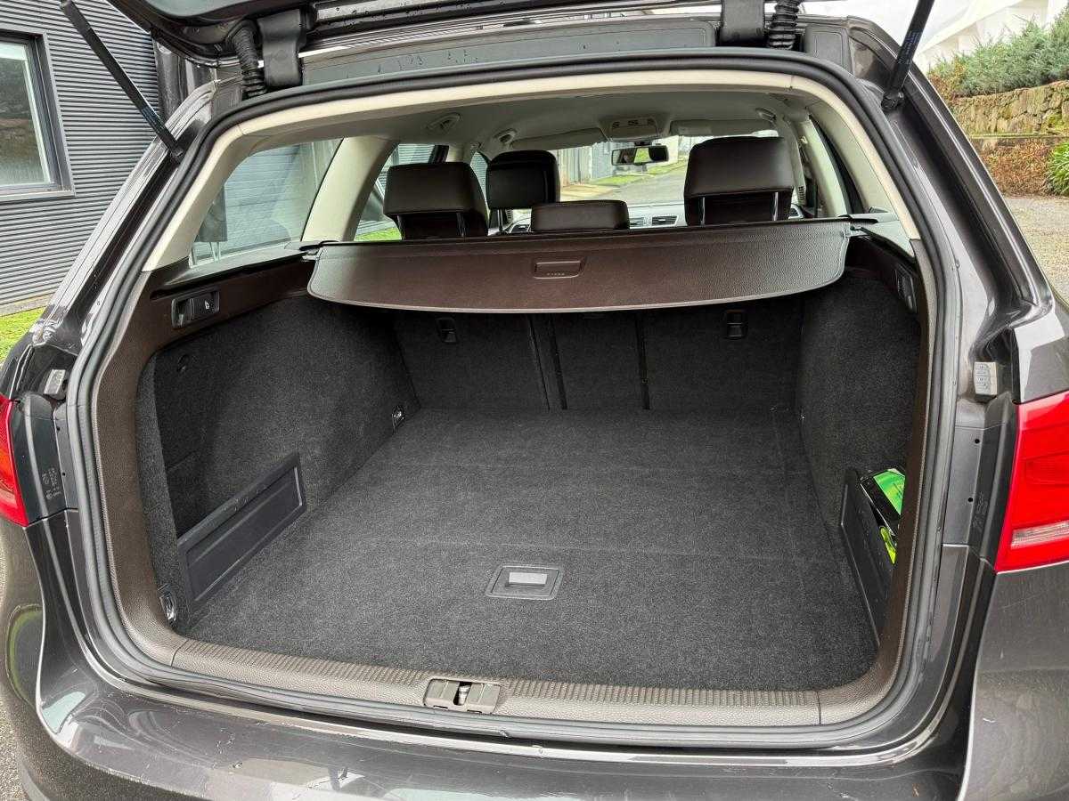 volkswagen-passat-variant-2011-diesel-1598cc