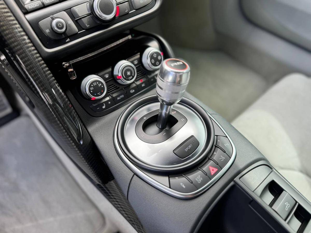 audi-r8-2010-gasolina-5204cc
