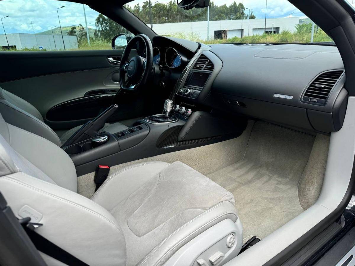 audi-r8-2010-gasolina-5204cc