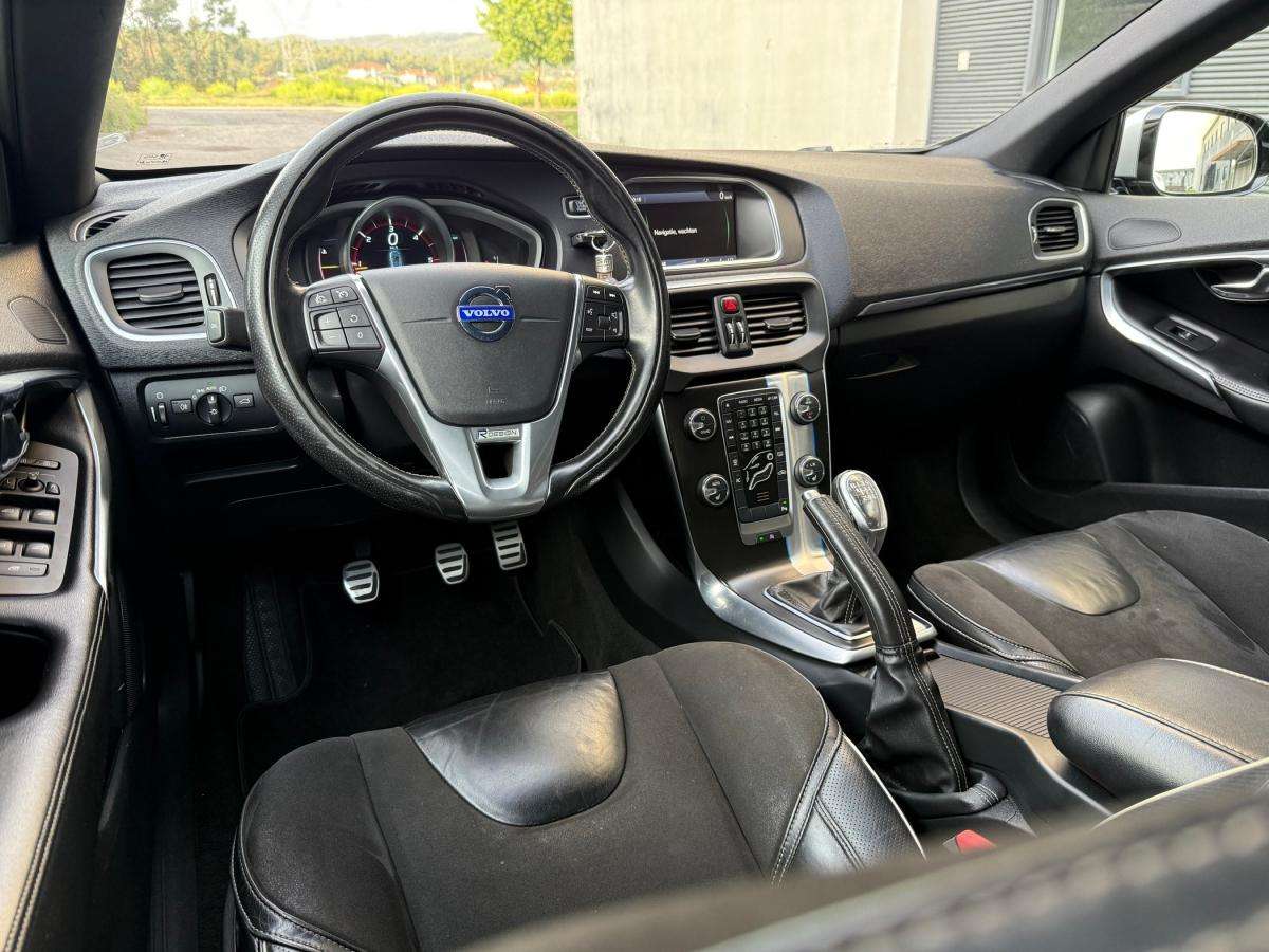 volvo-v40-2013-diesel-1560cc