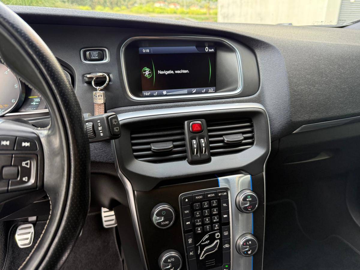 volvo-v40-2013-diesel-1560cc