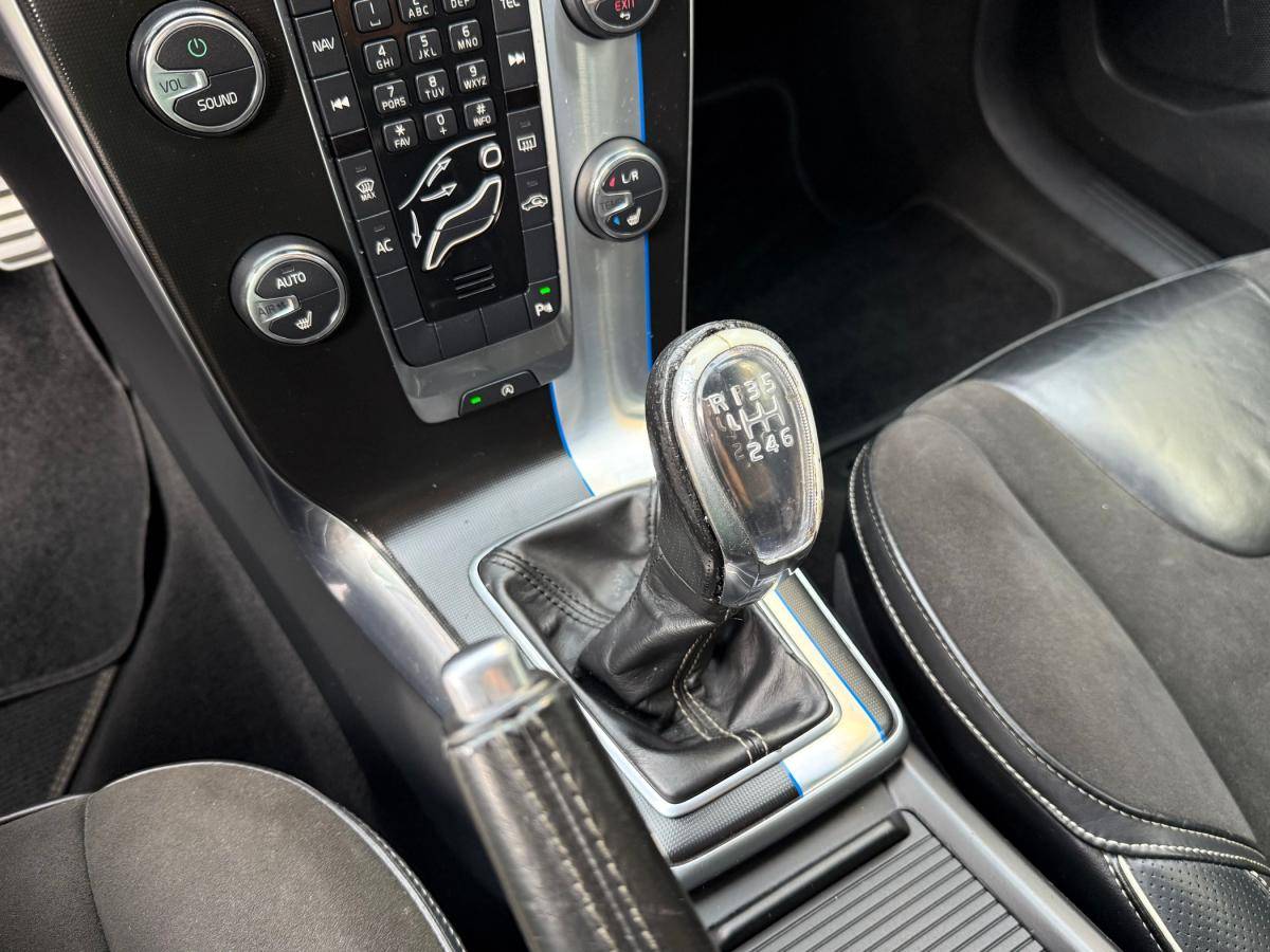 volvo-v40-2013-diesel-1560cc