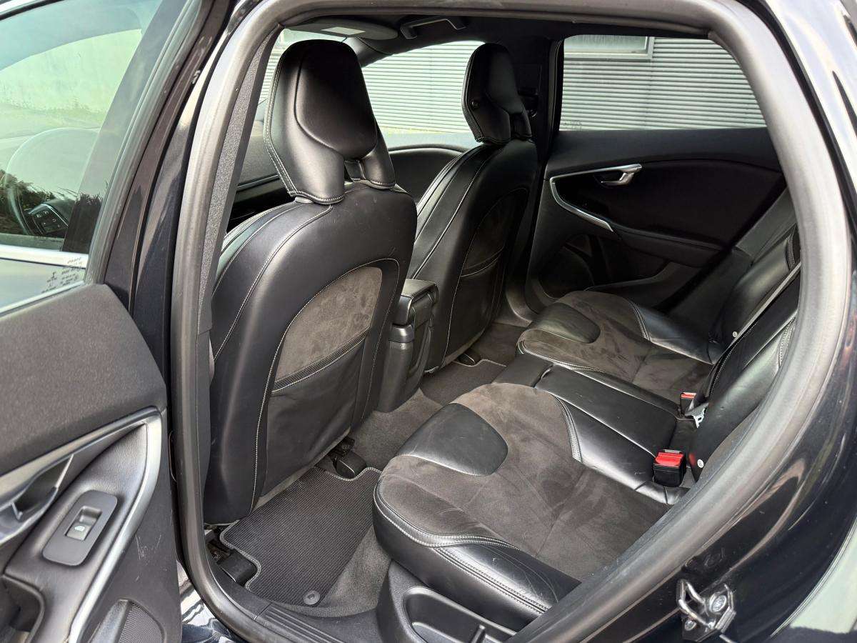volvo-v40-2013-diesel-1560cc