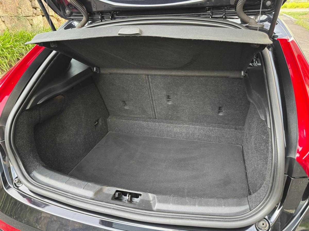 volvo-v40-2013-diesel-1560cc