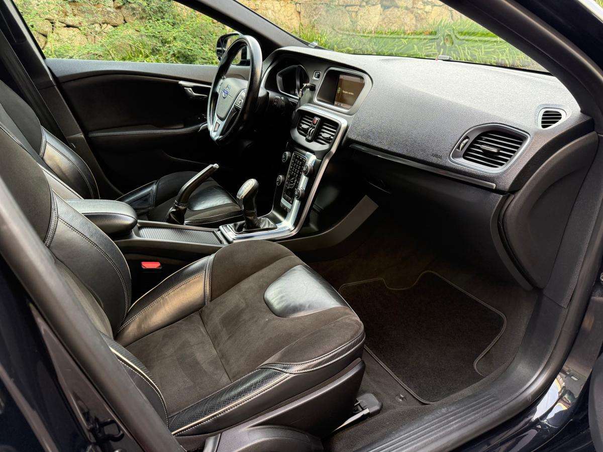 volvo-v40-2013-diesel-1560cc