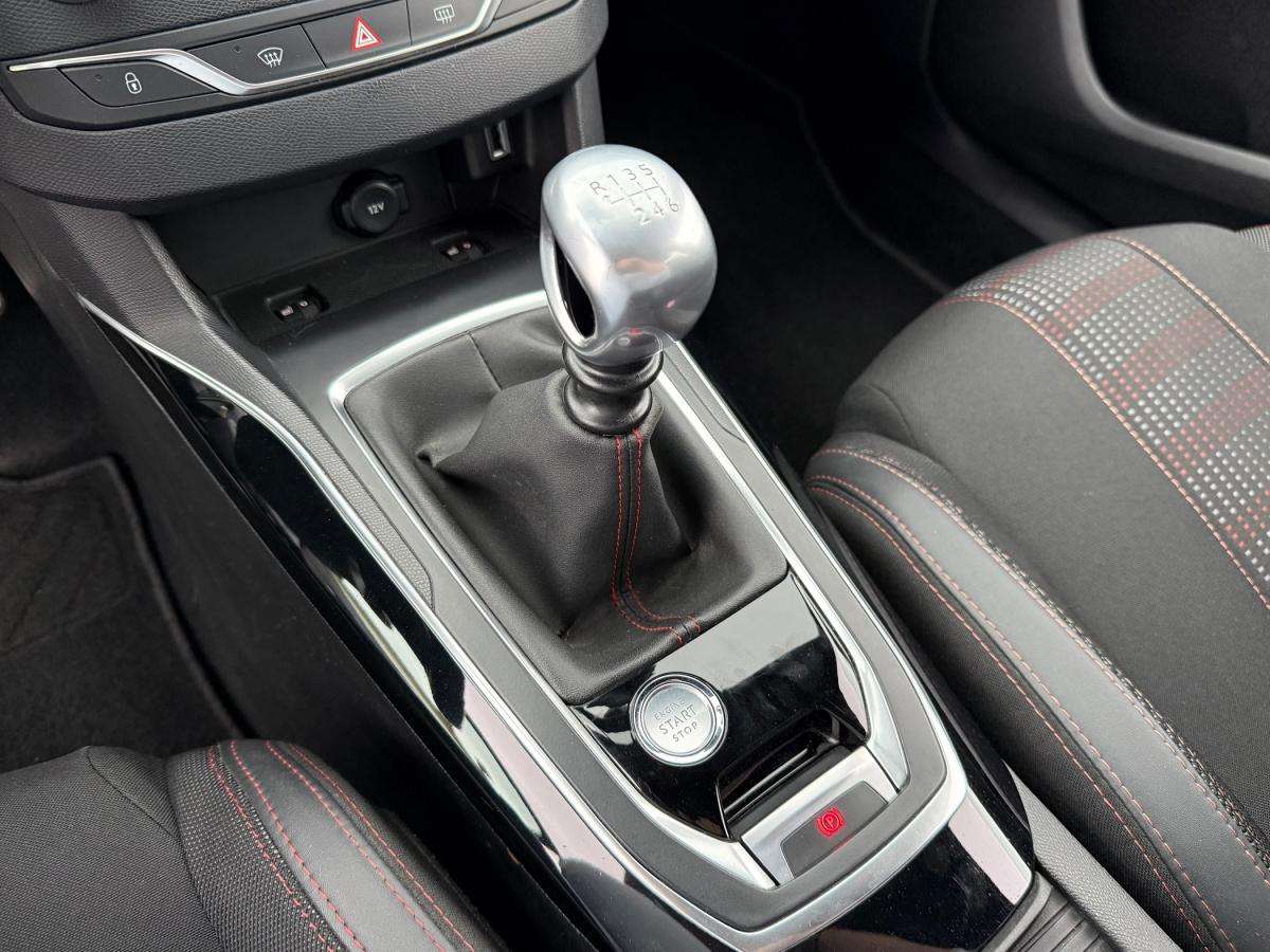 peugeot-308-2019-gasolina-1199cc