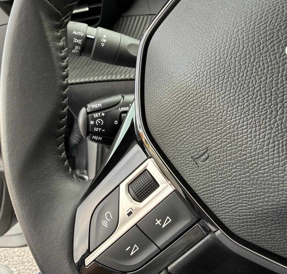 peugeot-208-2023-gasolina-1199cc