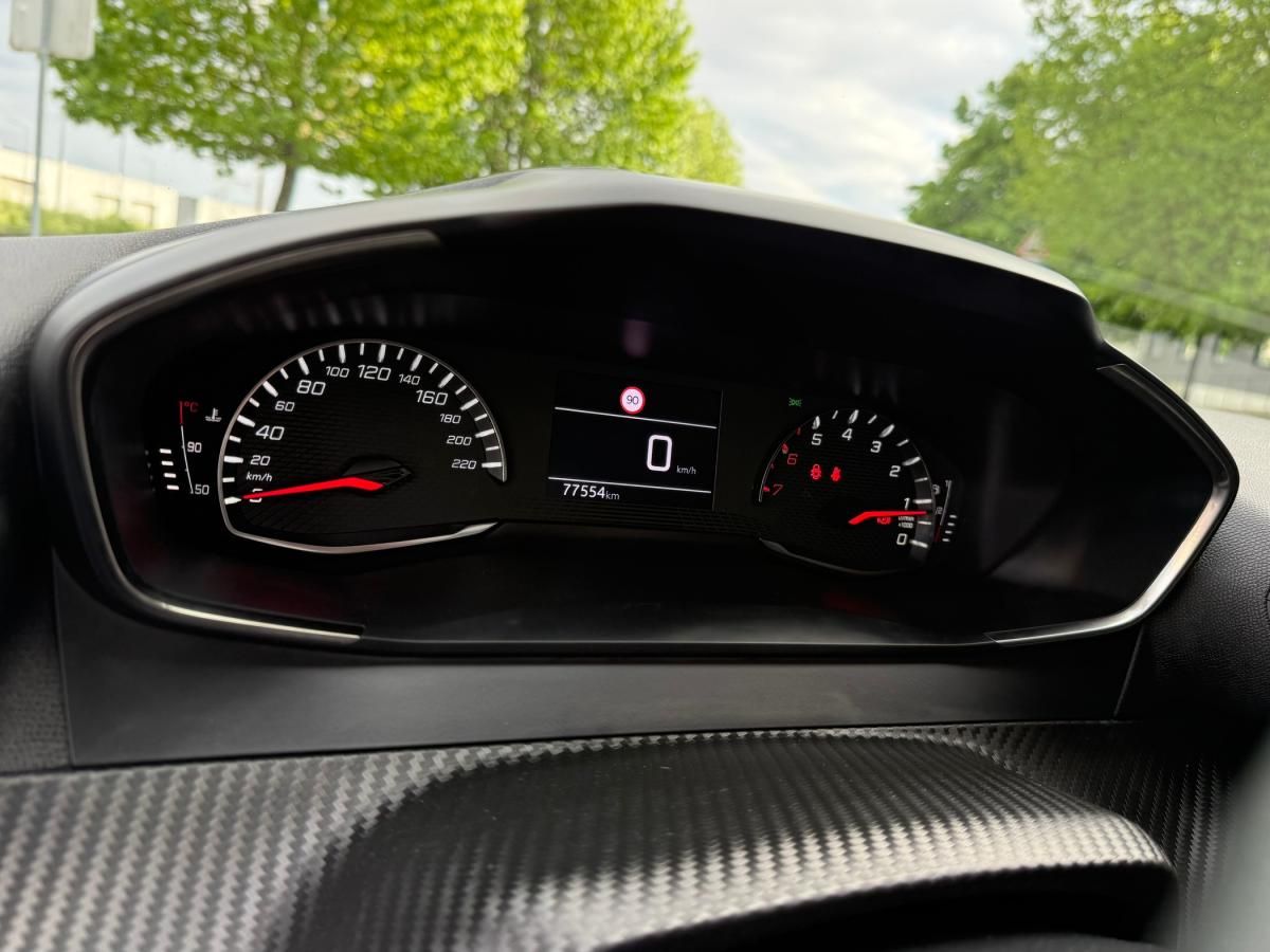 peugeot-208-2023-gasolina-1199cc