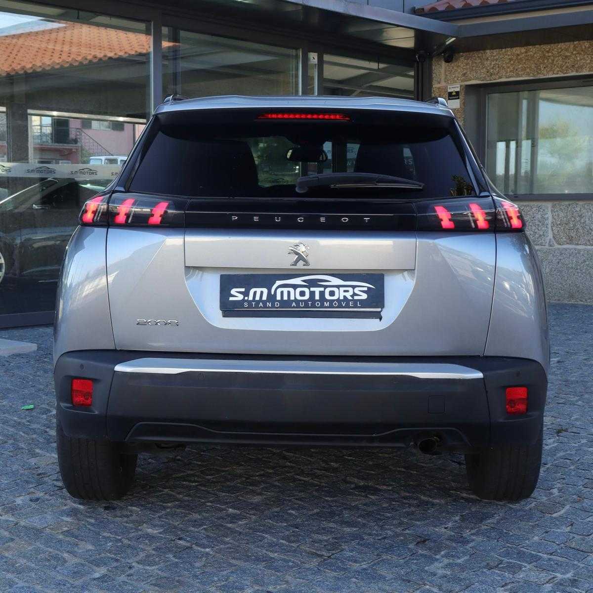 peugeot-2008-2023-gasolina-1199cc