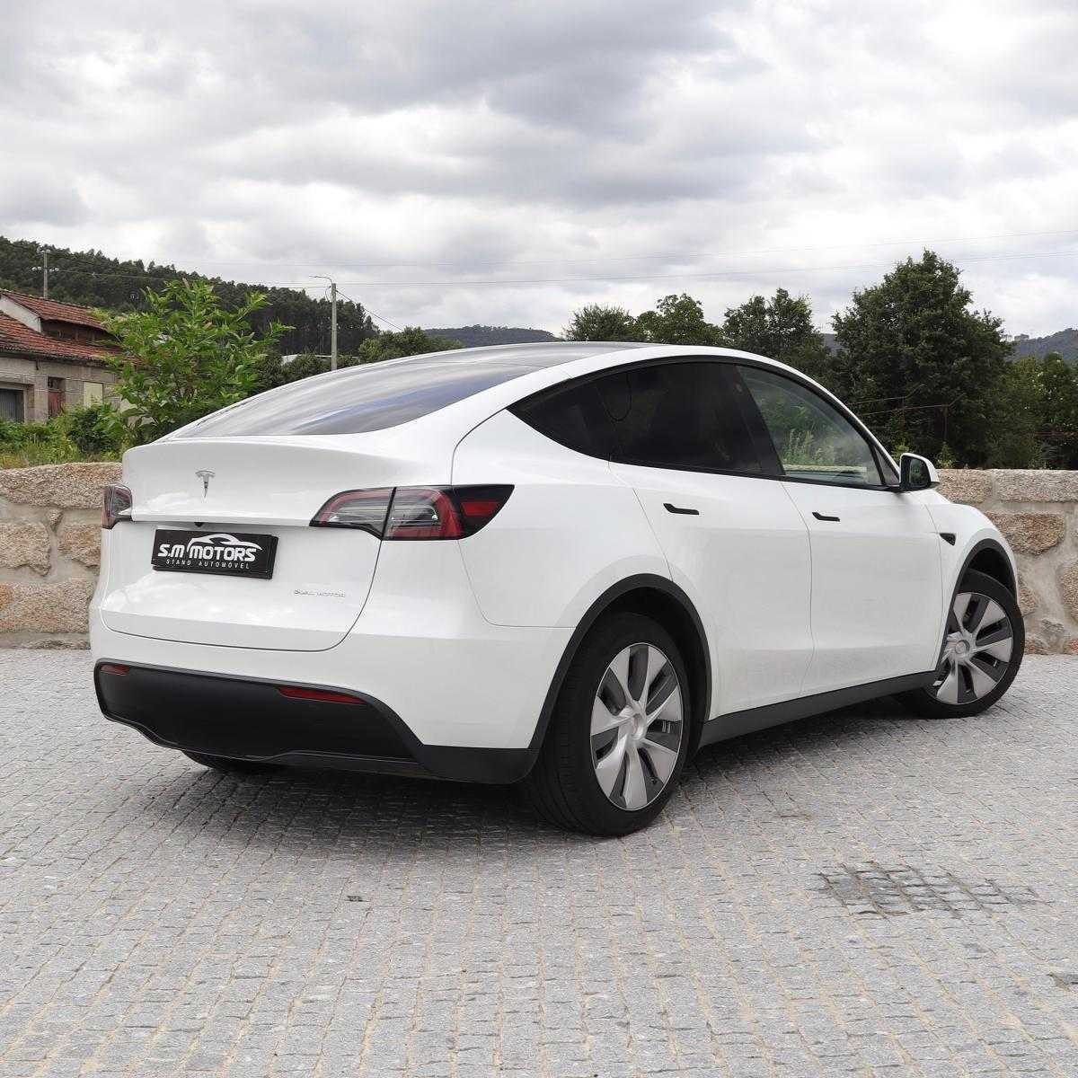 tesla-model-y-2023-eletrico-500cc