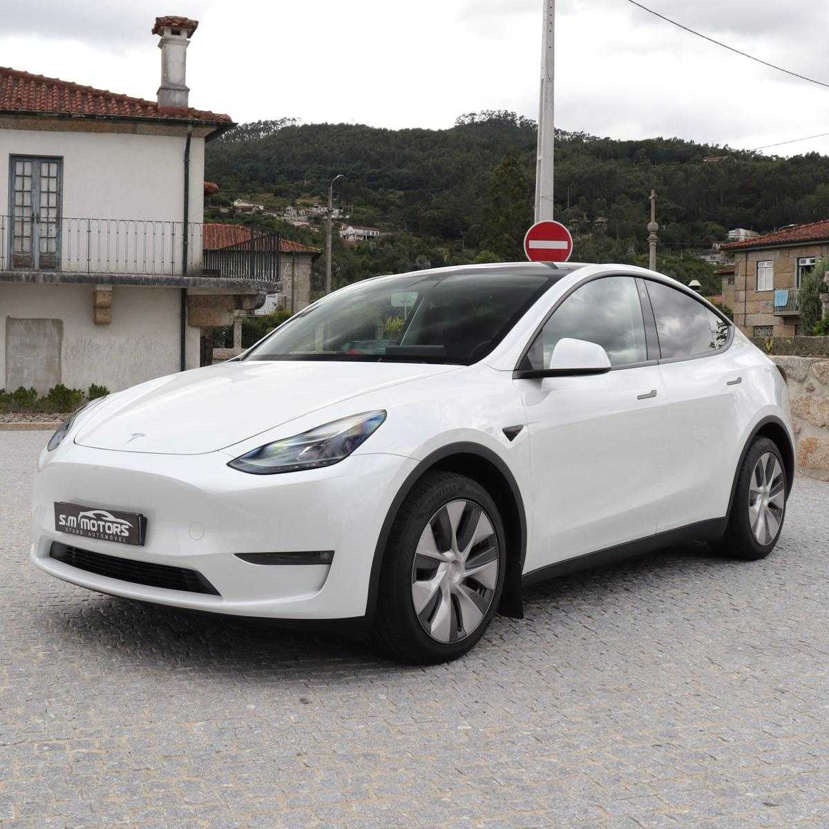 tesla-model-y-2023-eletrico-500cc