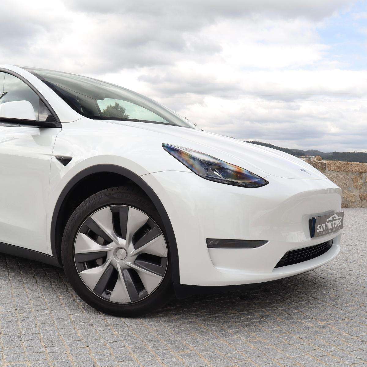 tesla-model-y-2023-eletrico-500cc