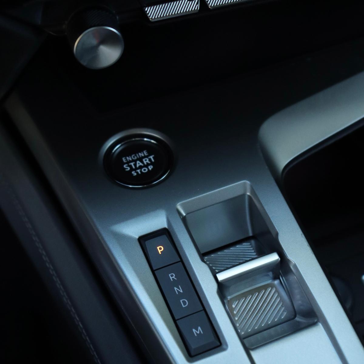 peugeot-308-2023-gasolina-1199cc
