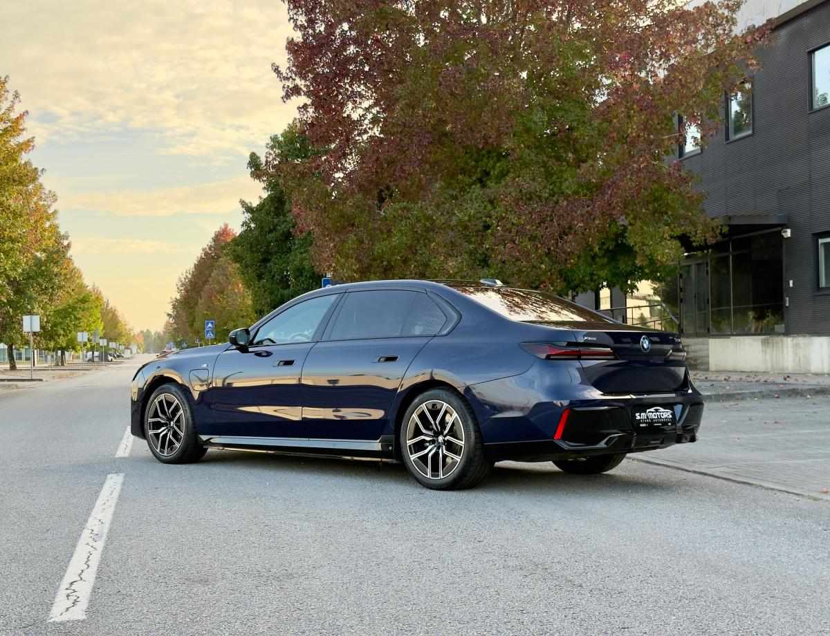 bmw-serie-7-2023-hibrido-a-gasolina-2998cc