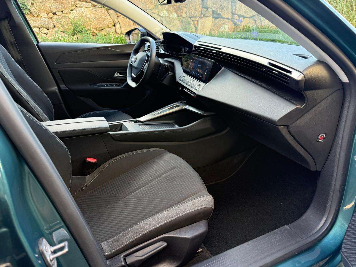 peugeot-308-sw-2024-diesel-1499cc