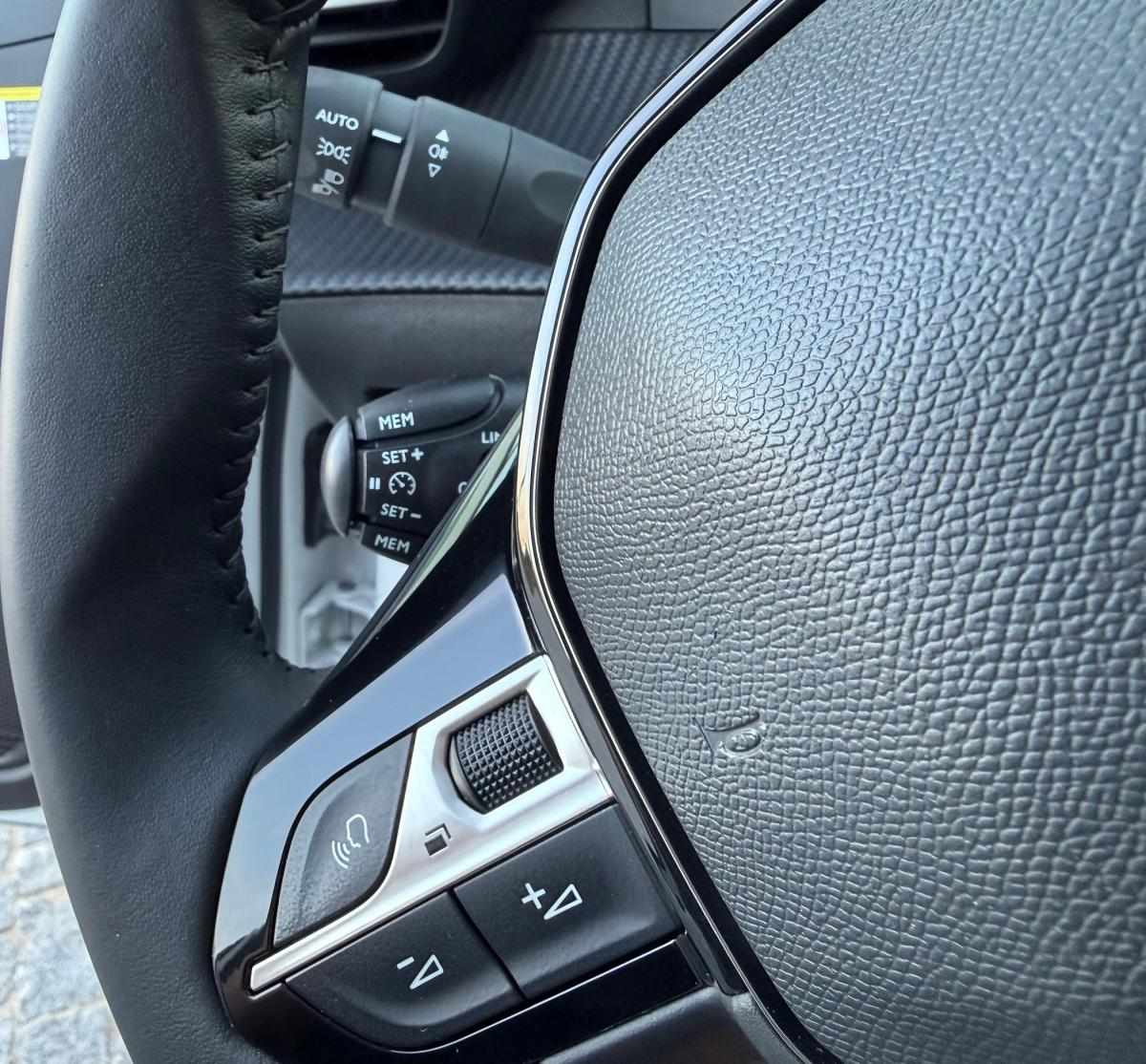 peugeot-208-2022-diesel-1499cc