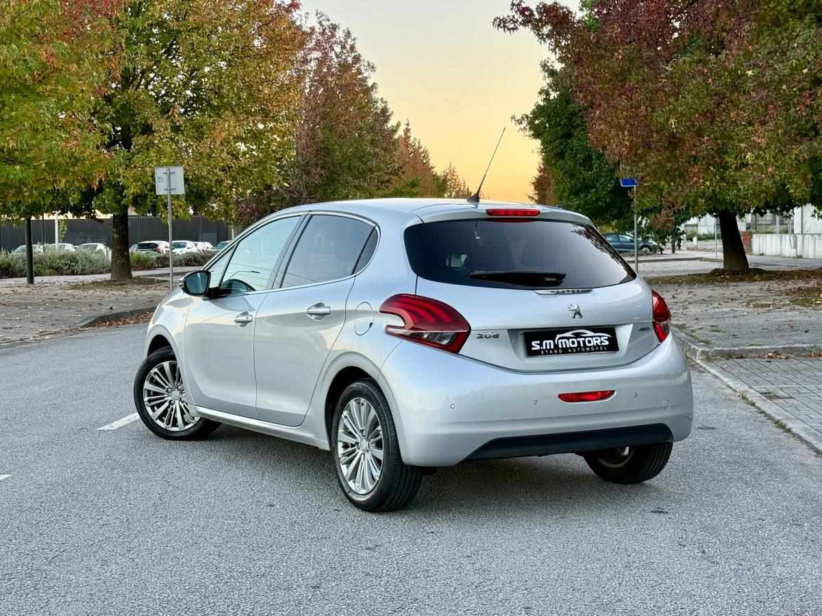 peugeot-208-2016-gasolina-1199cc