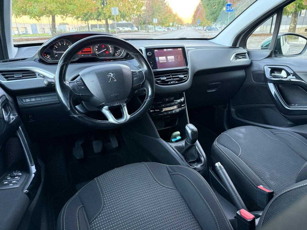 peugeot-208-2016-gasolina-1199cc