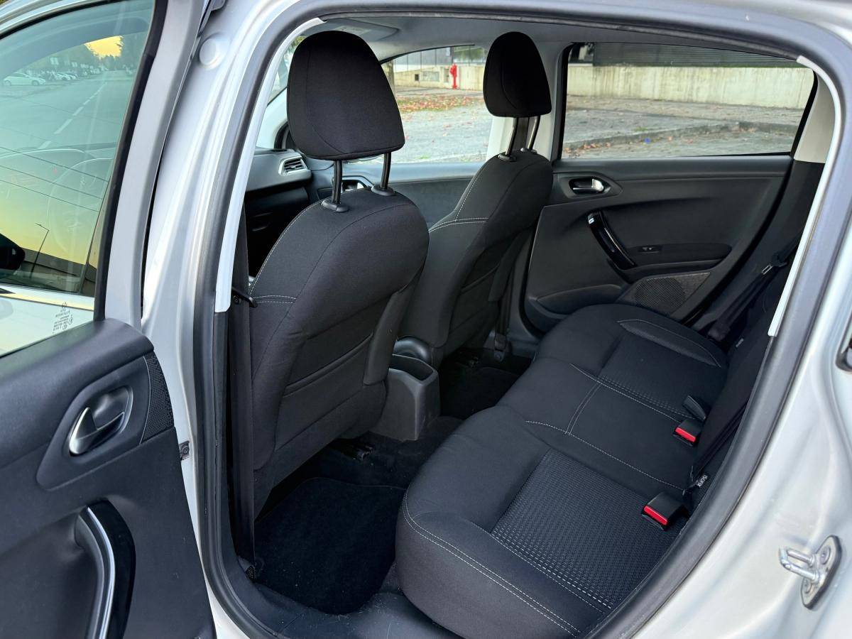peugeot-208-2016-gasolina-1199cc