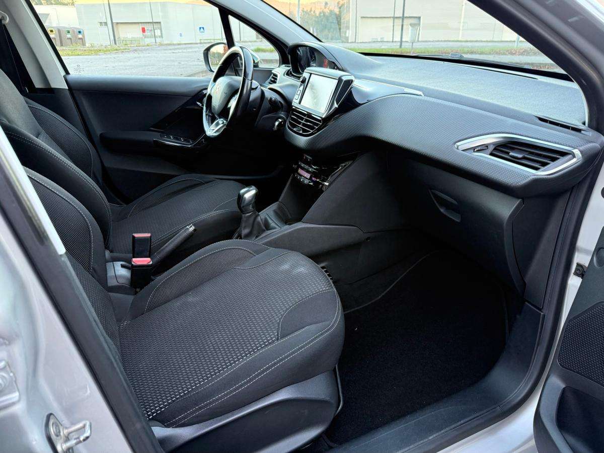 peugeot-208-2016-gasolina-1199cc
