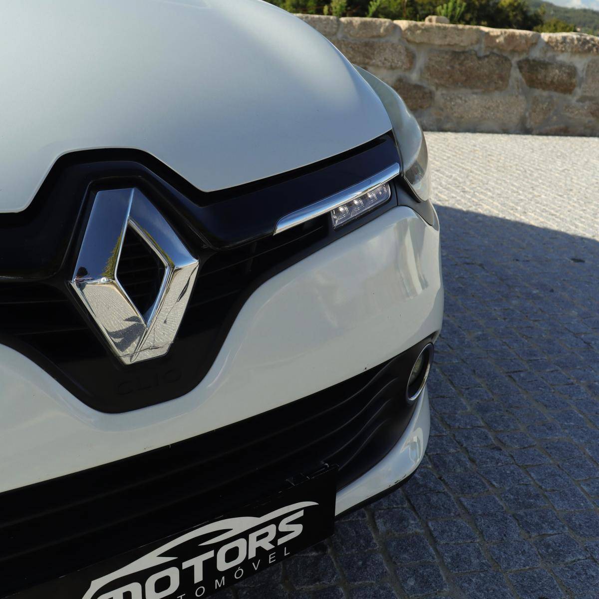 renault-clio-sport-tourer-2014-diesel-1461cc