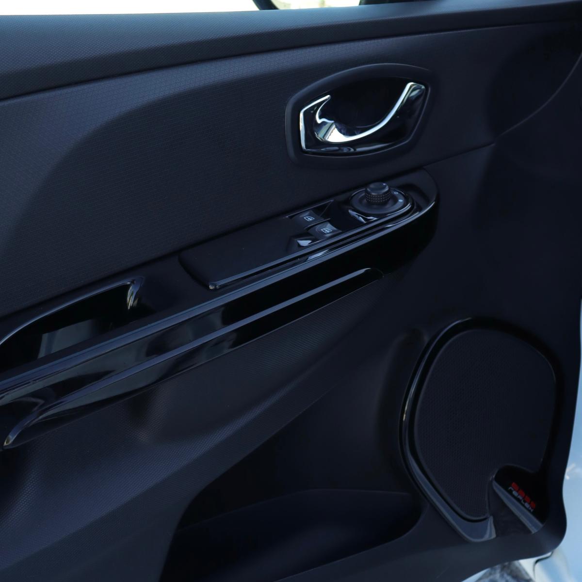 renault-clio-sport-tourer-2014-diesel-1461cc