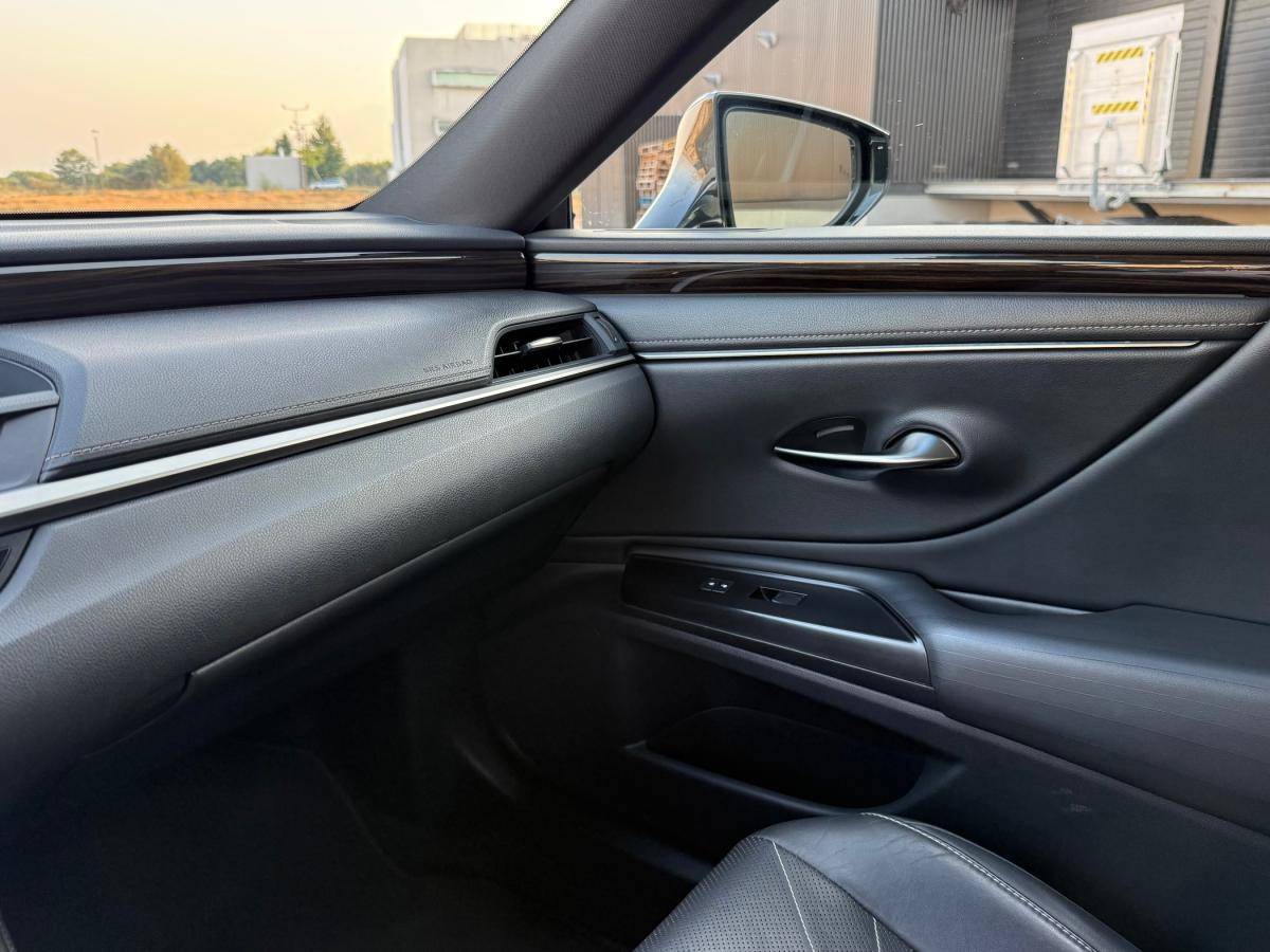 lexus-es-2019-hibrido-a-gasolina-2487cc