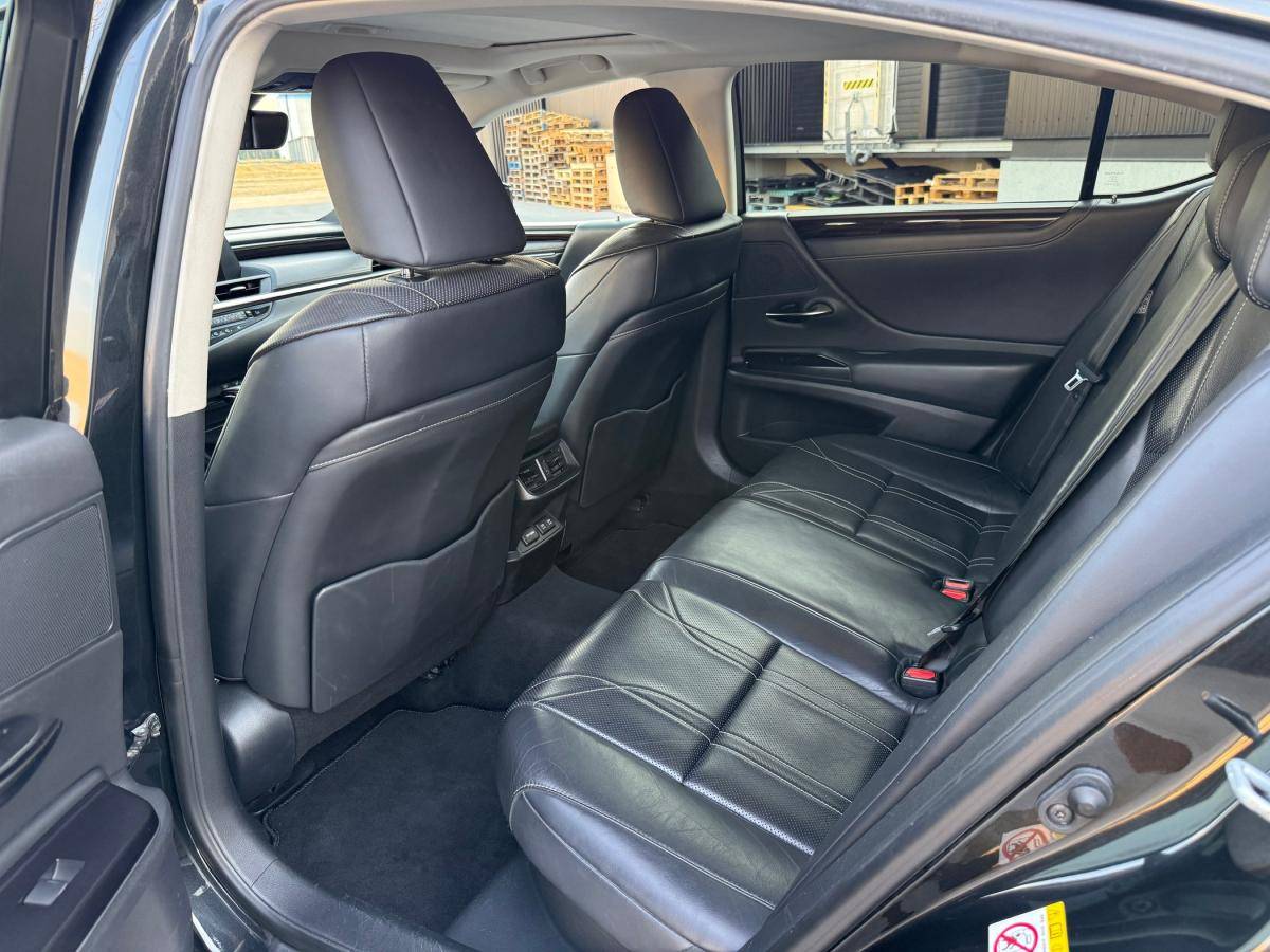 lexus-es-2019-hibrido-a-gasolina-2487cc