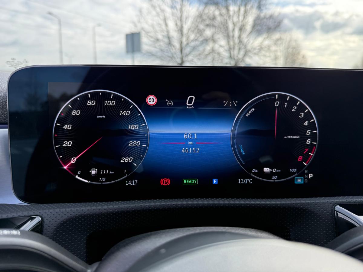 mercedes-benz-classe-a-2023-hibrido-a-gasolina-1332cc