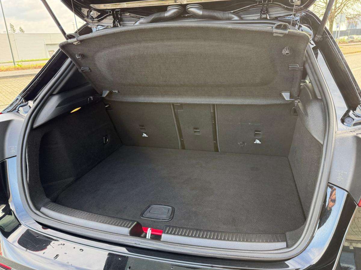 mercedes-benz-classe-a-2023-hibrido-a-gasolina-1332cc