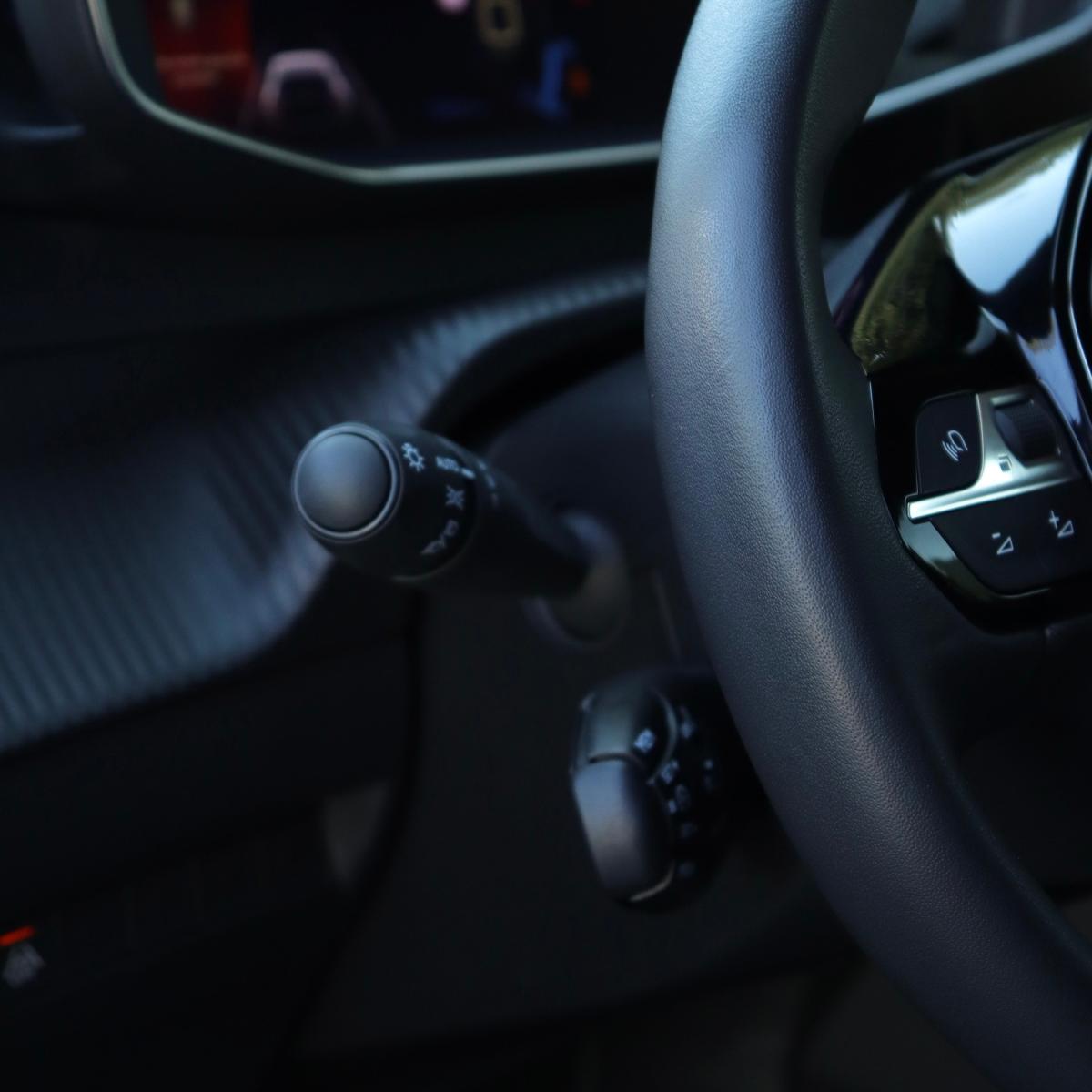 peugeot-208-2023-gasolina-1199cc
