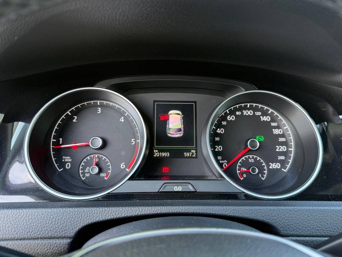 volkswagen-golf-2015-diesel-1598cc