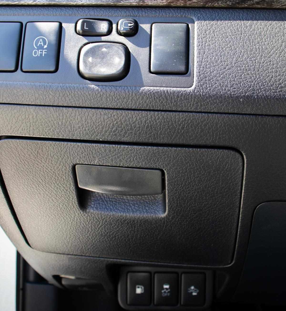 toyota-avensis-2015-diesel-1995cc