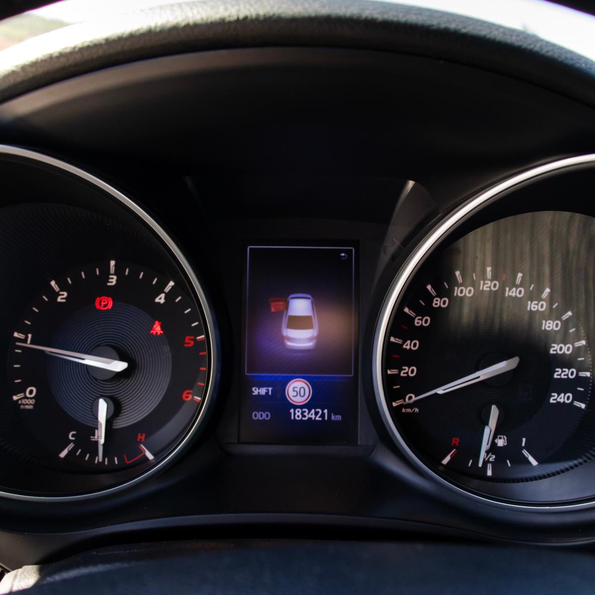 toyota-avensis-2015-diesel-1995cc