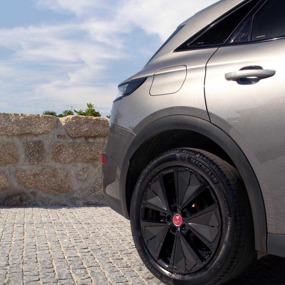 ds-ds-7-crossback-2023-hibrido-a-gasolina-1598cc