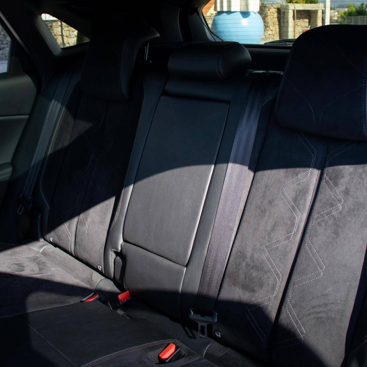ds-ds-7-crossback-2023-hibrido-a-gasolina-1598cc