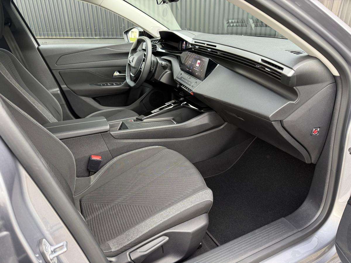 peugeot-308-sw-2022-diesel-1499cc
