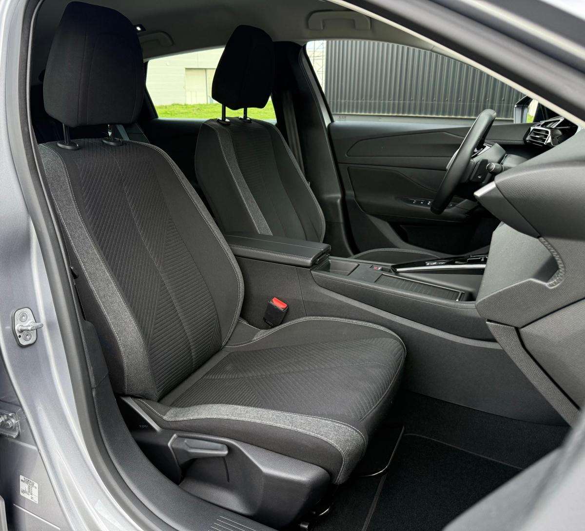 peugeot-308-sw-2022-diesel-1499cc