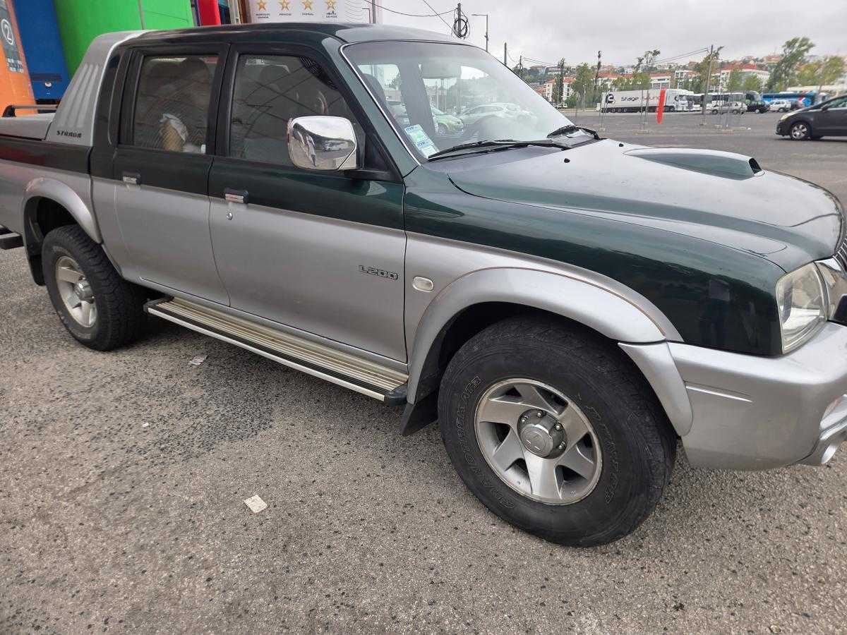 mitsubishi-strakar-2004-diesel-2500cc