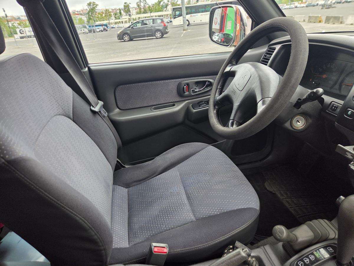 mitsubishi-strakar-2004-diesel-2500cc