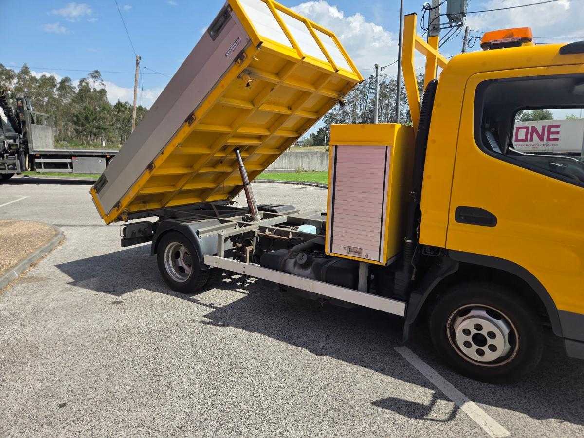 mitsubishi-canter-2011-diesel-2977cc