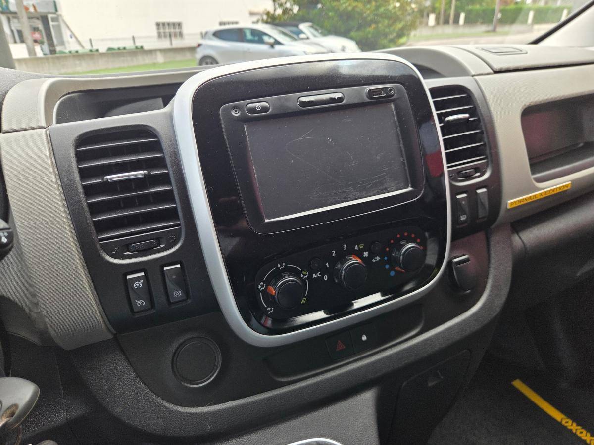 renault-trafic-2018-diesel-1598cc