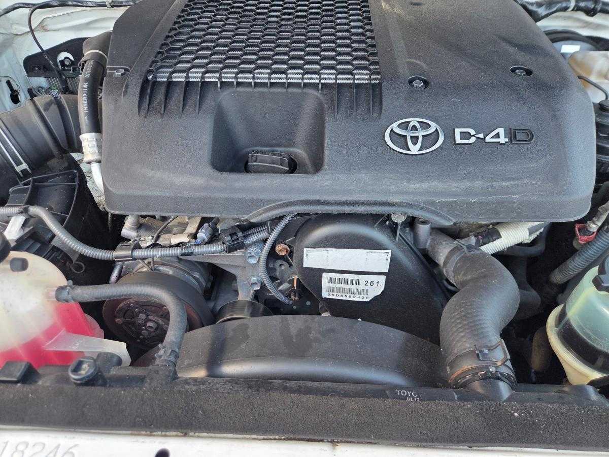 toyota-hilux-2011-diesel-2494cc