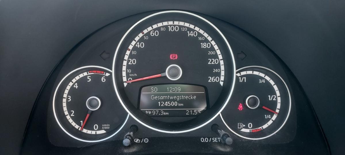 volkswagen-beetle-2014-diesel-1600cc