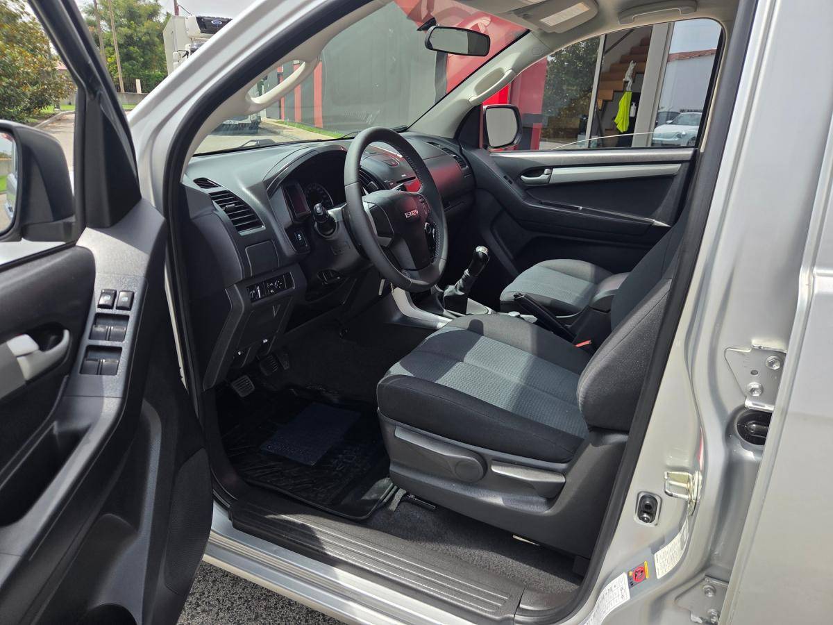 isuzu-d-max-2017-diesel-2499cc