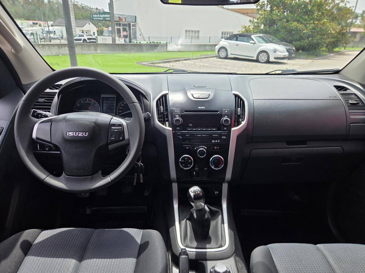 isuzu-d-max-2017-diesel-2499cc