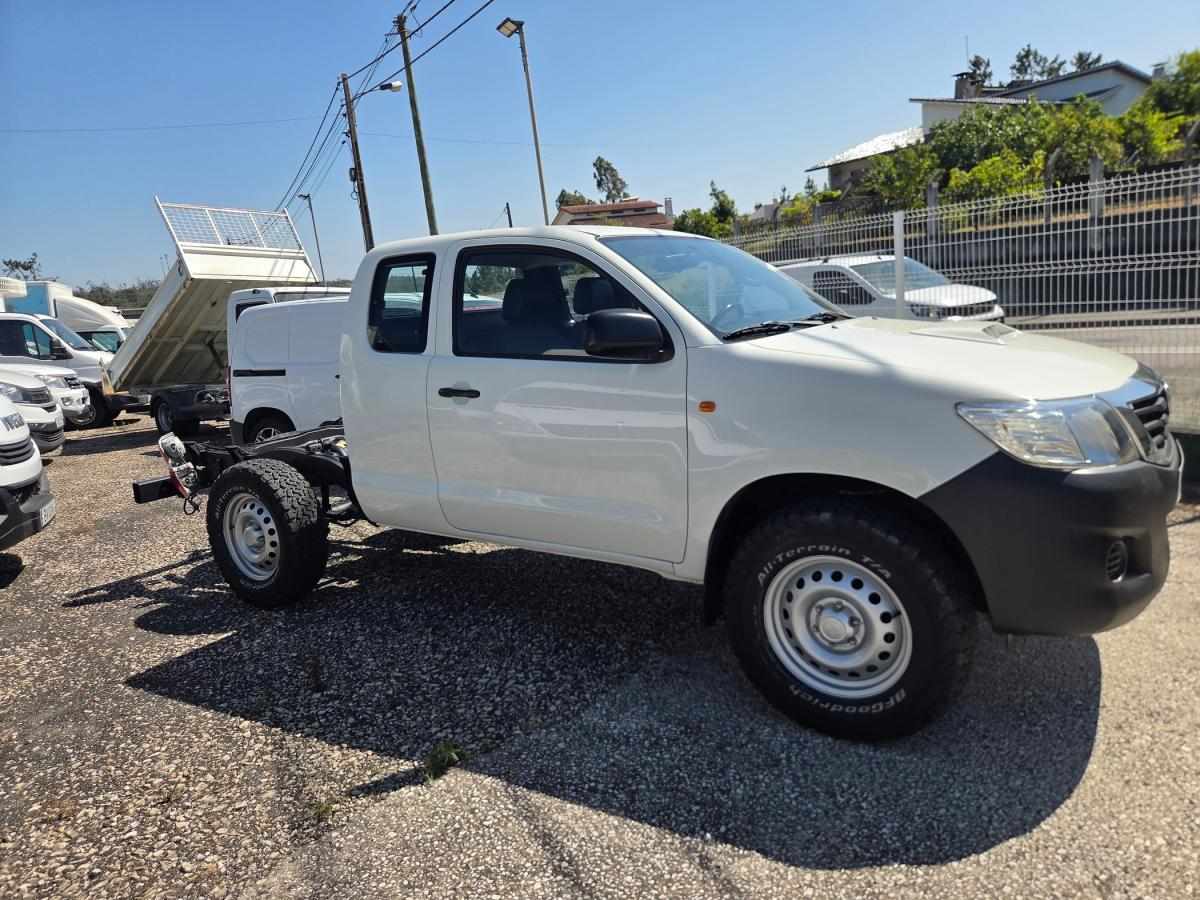 toyota-hilux-2015-diesel-2494cc