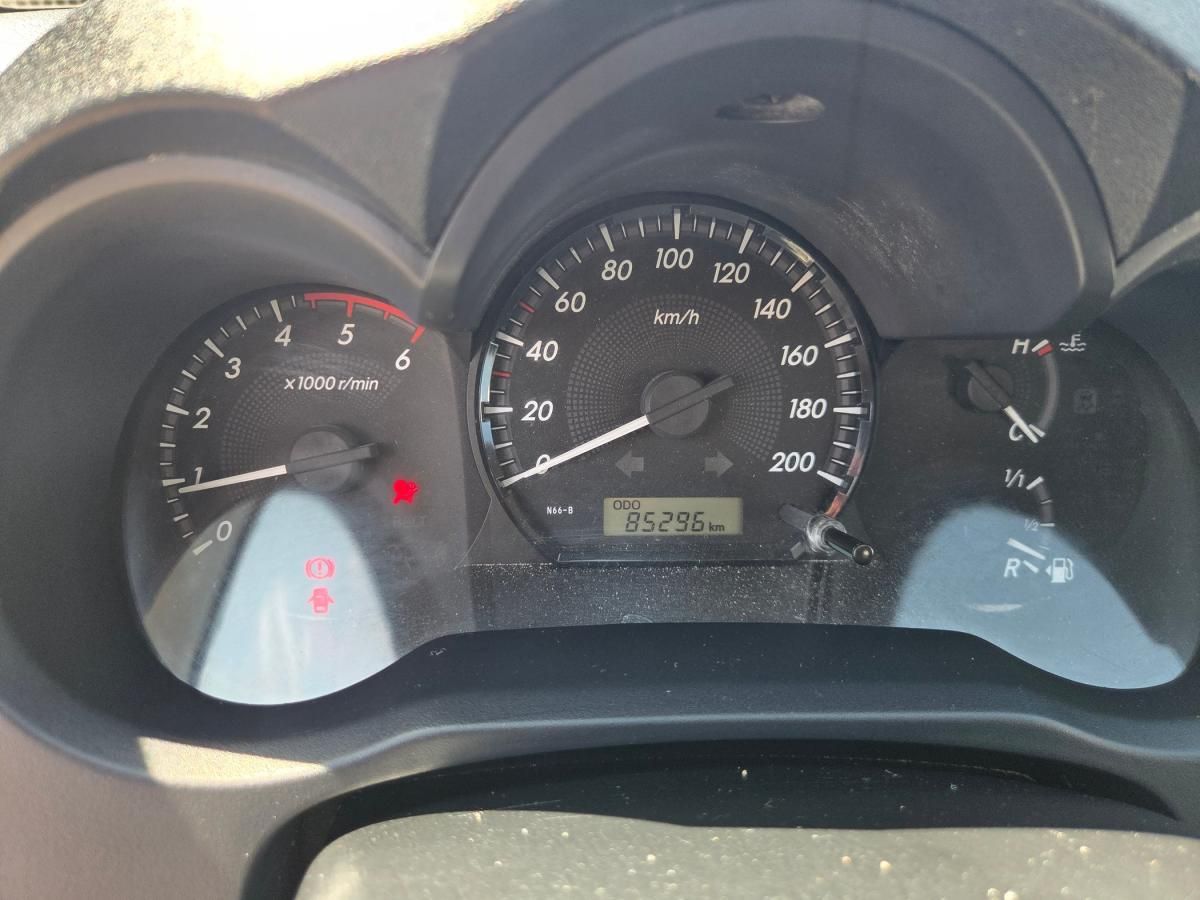 toyota-hilux-2015-diesel-2494cc