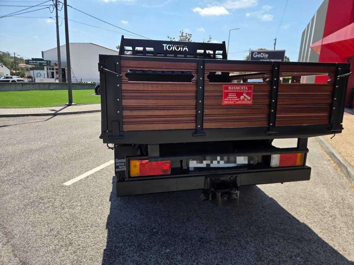 toyota-hilux-2015-diesel-2494cc