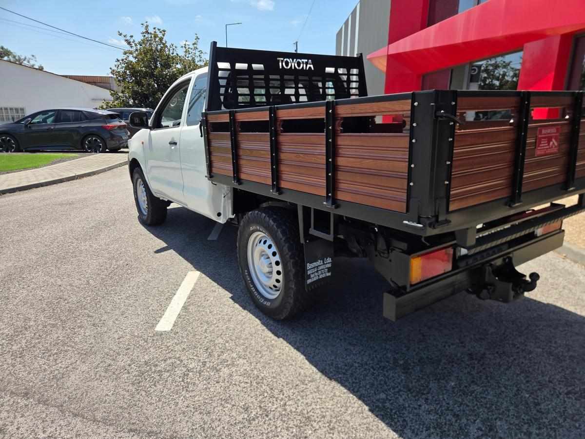 toyota-hilux-2015-diesel-2494cc